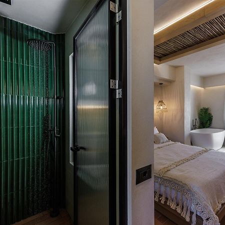 Aja Retreat Luxury Suites Камари Экстерьер фото